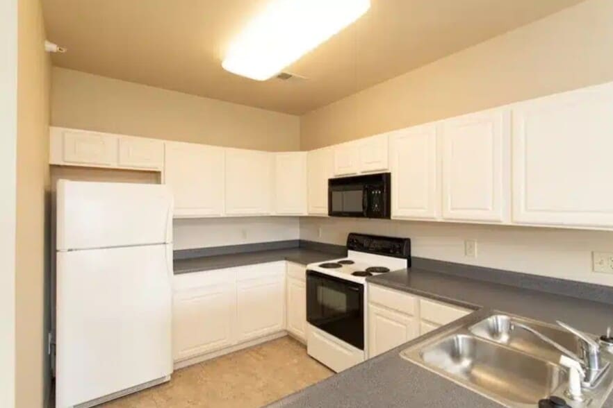 Primary Photo - Lindberg Lofts