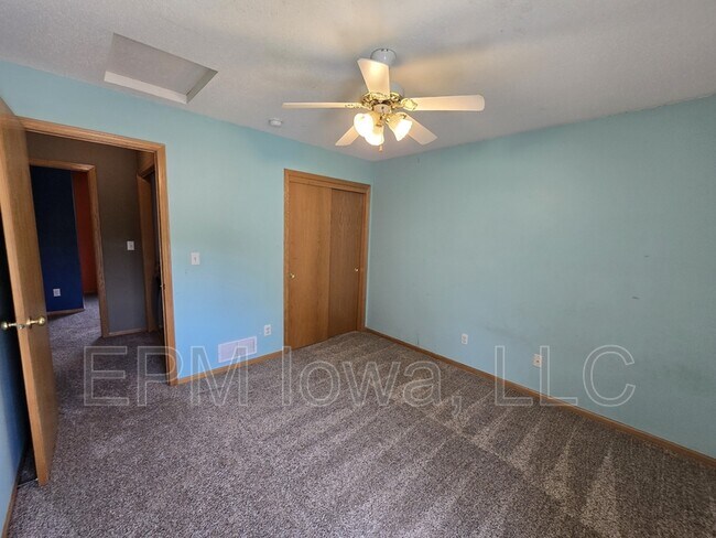 Building Photo - 1138 White Ivy Pl NE