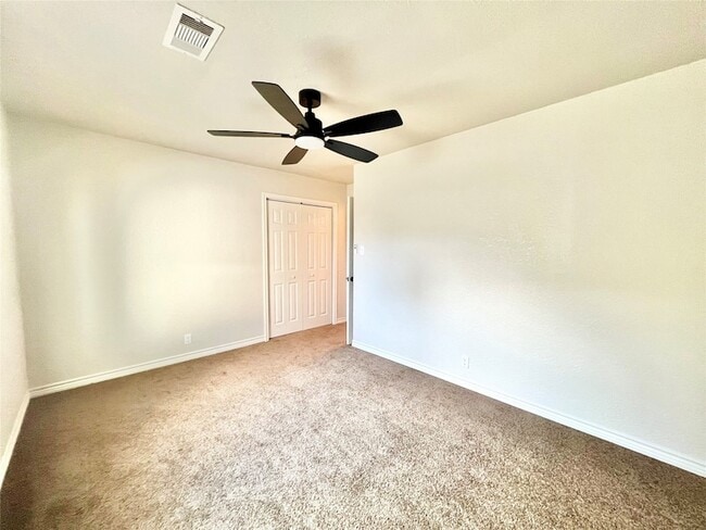 Building Photo - 1010 15th Ave N