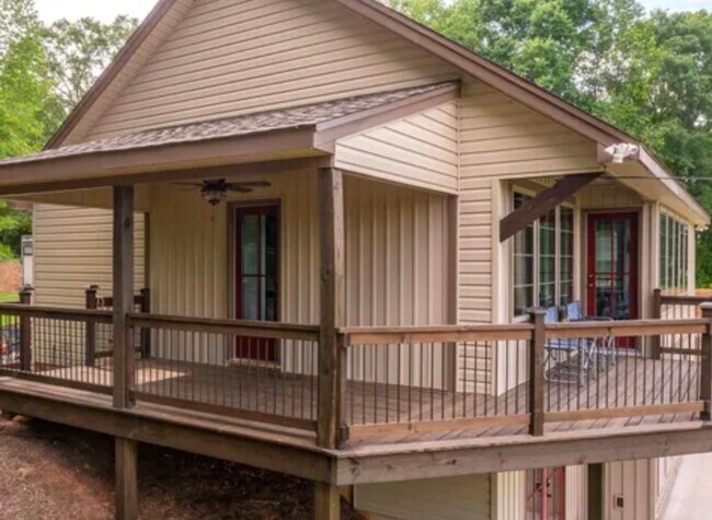 Building Photo - Lakefront Living in Lyman, SC