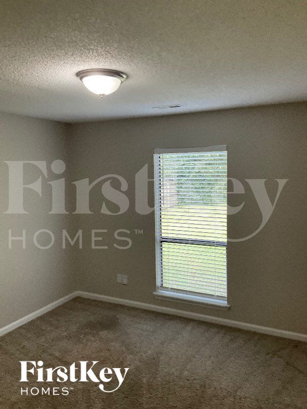 Building Photo - 6237 Danbrooke Pk Dr