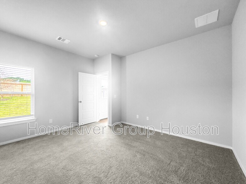 Building Photo - 632 Levine Ct