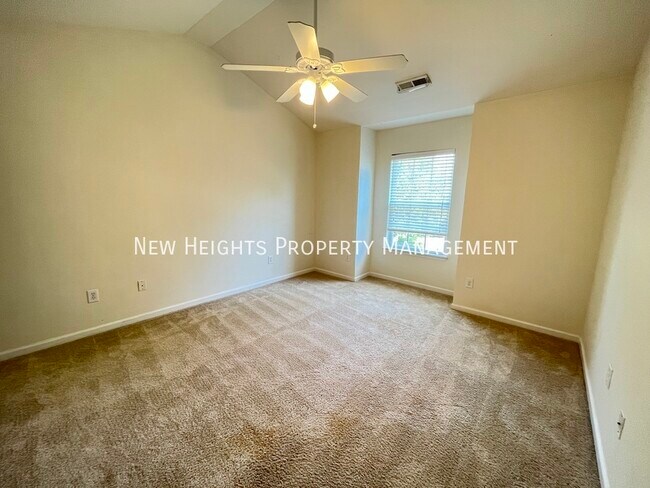Building Photo - Spacious Townhouse at Grand Oaks Plantation!!