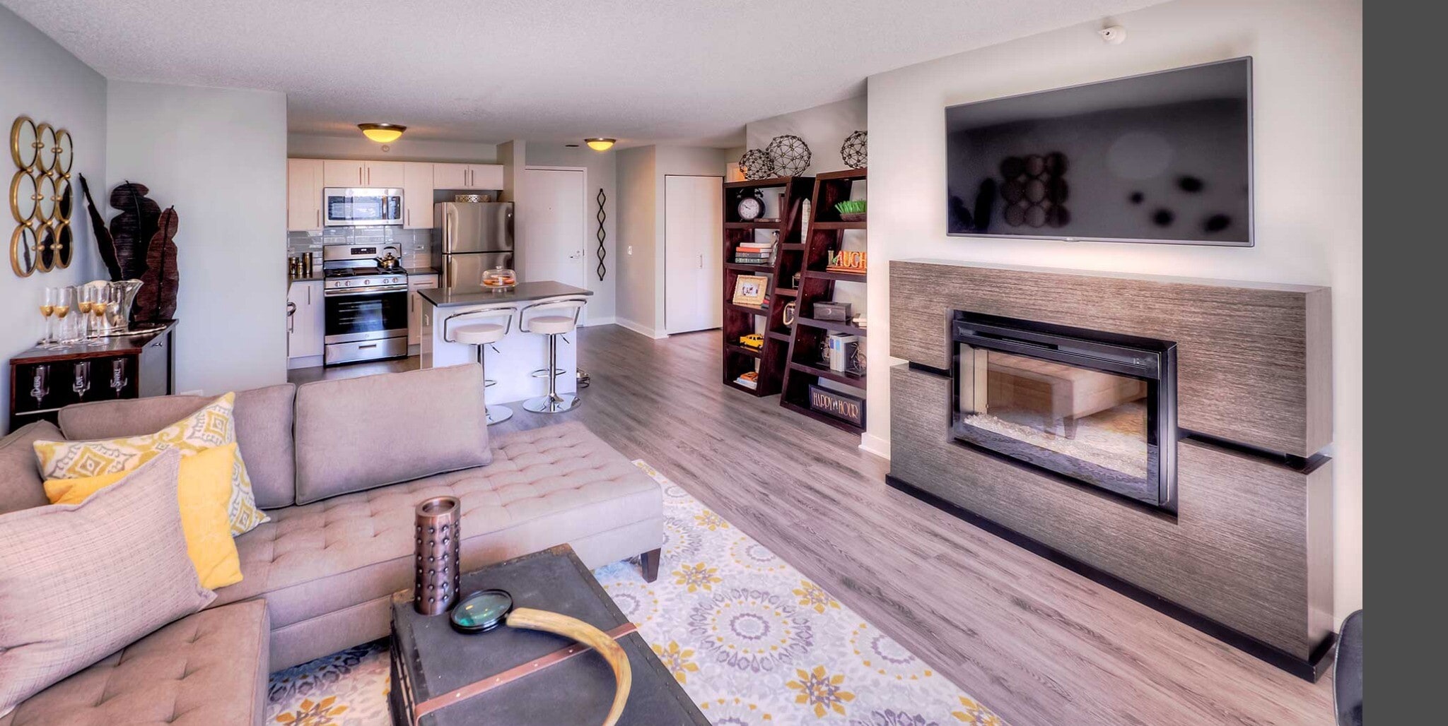 Building Photo - 601 N State St