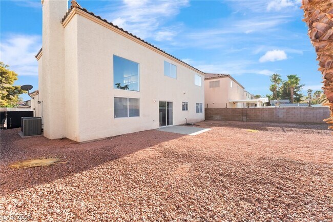 Building Photo - 4492 E Mesa Vista Ave