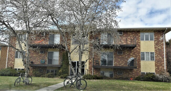Building Photo - 2BR/1Ba, close to 7th Street, food truck c...
