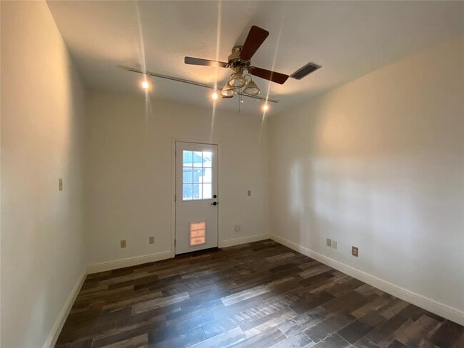 Building Photo - 14803 El Miranda Dr