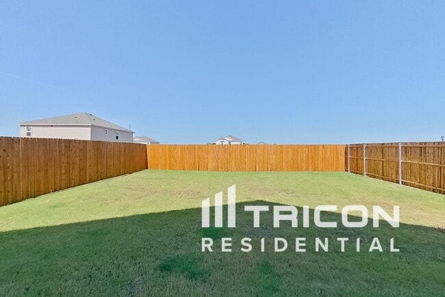 Building Photo - 2406 Carlow Ln