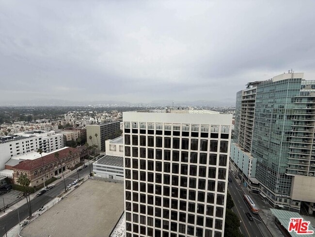 Building Photo - 3810 Wilshire Blvd