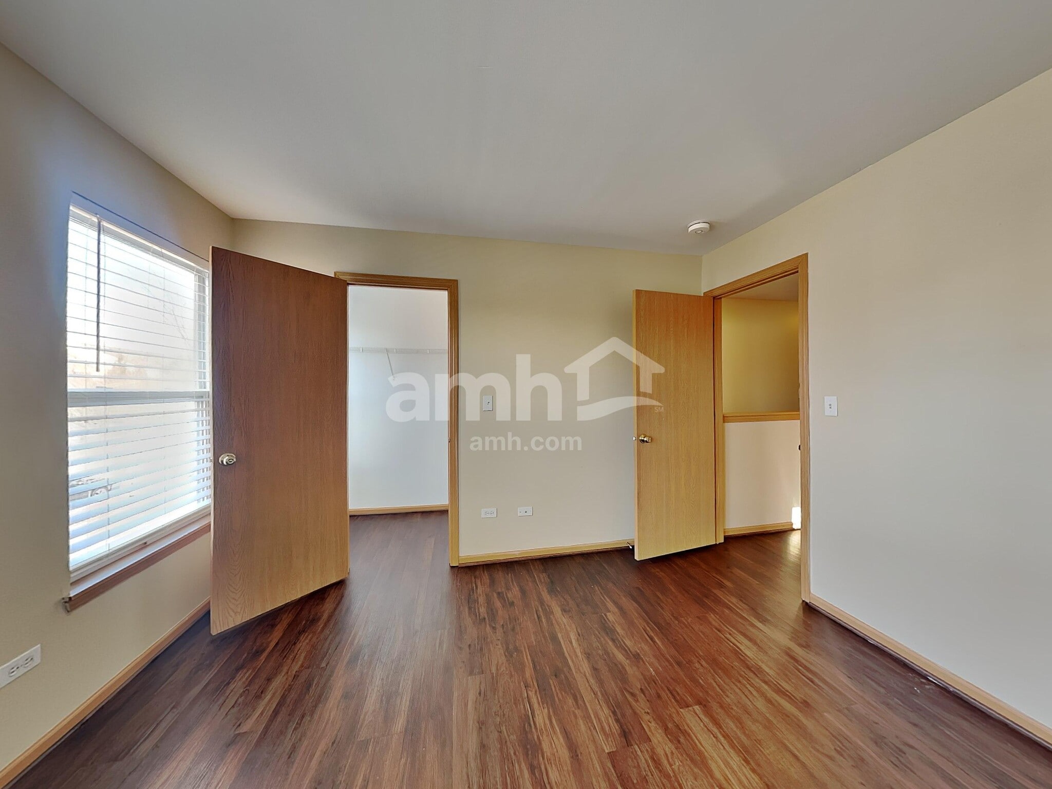 Building Photo - 3217 Kenilworth Ln