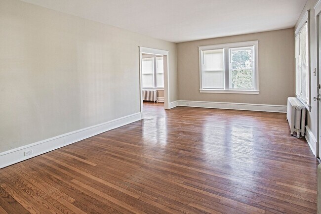 Building Photo - North Wilmington - 5 bedroom, 2 bathroom h...