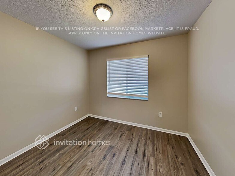 Building Photo - 17035 SW 145th Ave