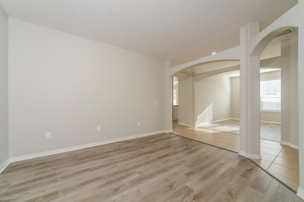 Building Photo - 2041 The Oaks Blvd