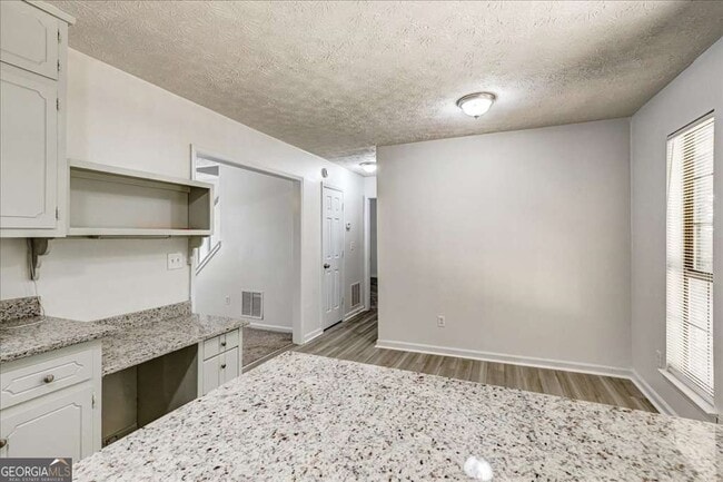Building Photo - 8292 Blackfoot Trail