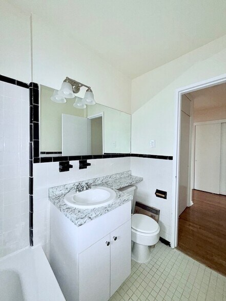 Building Photo - 220 Prospect Ave