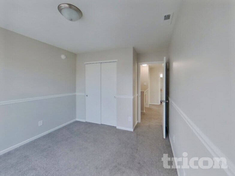 Building Photo - 10875 Grace Dr