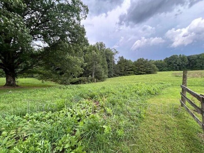 Building Photo - 173 Carroll Hollow Rd