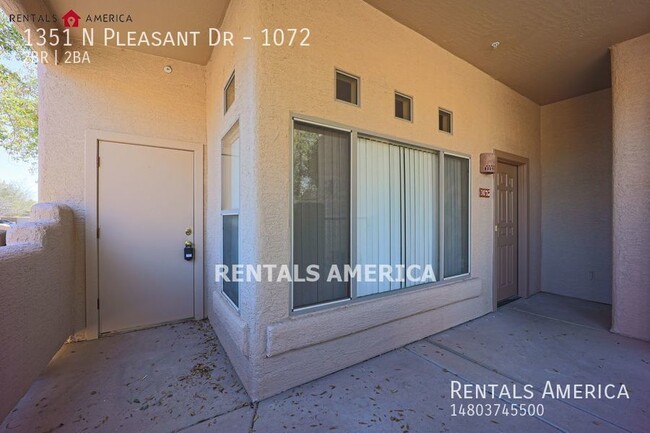 Building Photo - Beautiful 2 Bedroom Condo In Mirage Park R...
