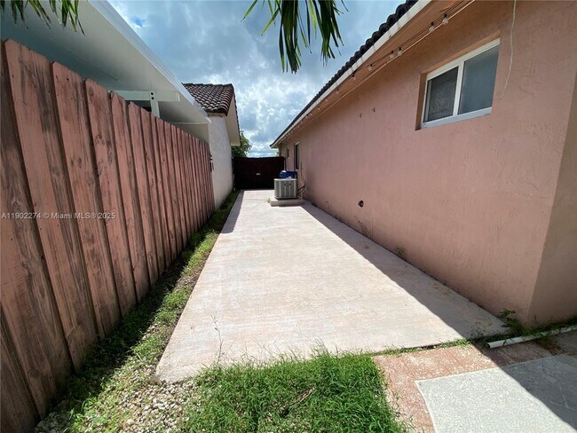 Building Photo - 14347 SW 176th Terr