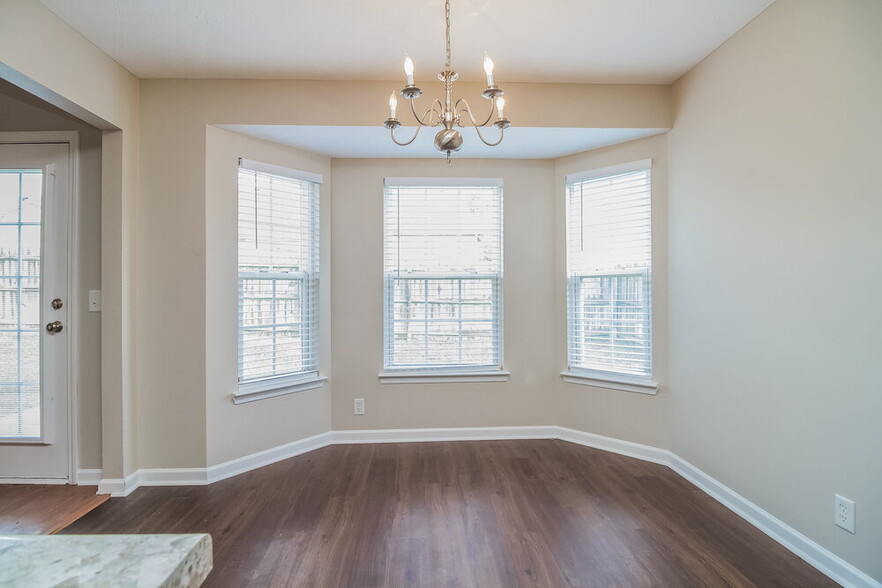Building Photo - 1105 Sima Shabat Ct