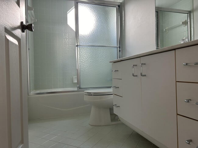 Building Photo - 9589 Tavernier Dr