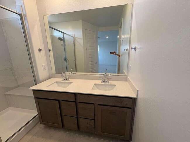 Building Photo - 4738 E Kenneth Ln