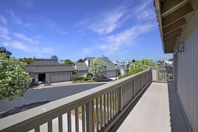 Building Photo - 976 Pizarro Ln