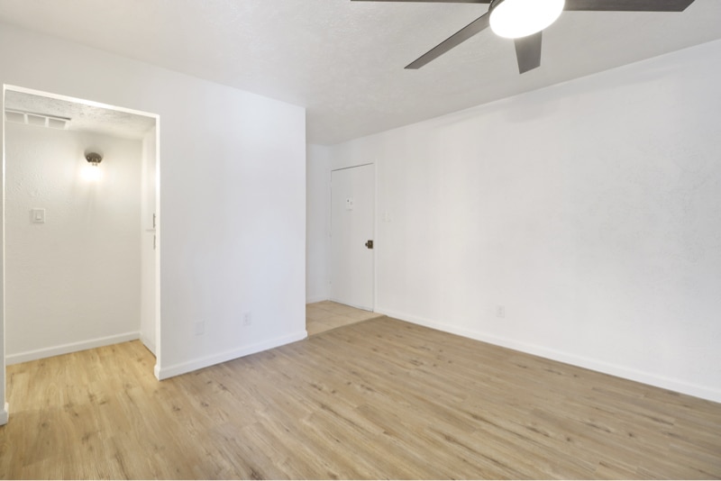 Building Photo - 1620 N Wilmot Rd
