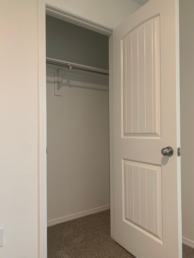 Building Photo - NEW 3 Bedroom home in Valley View School D...