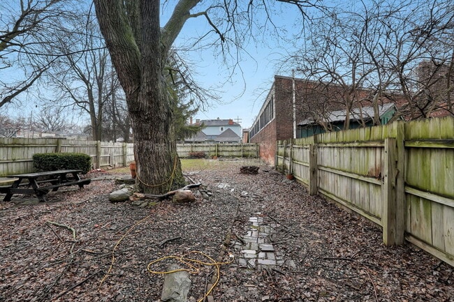 Building Photo - 69 E 1st Ave