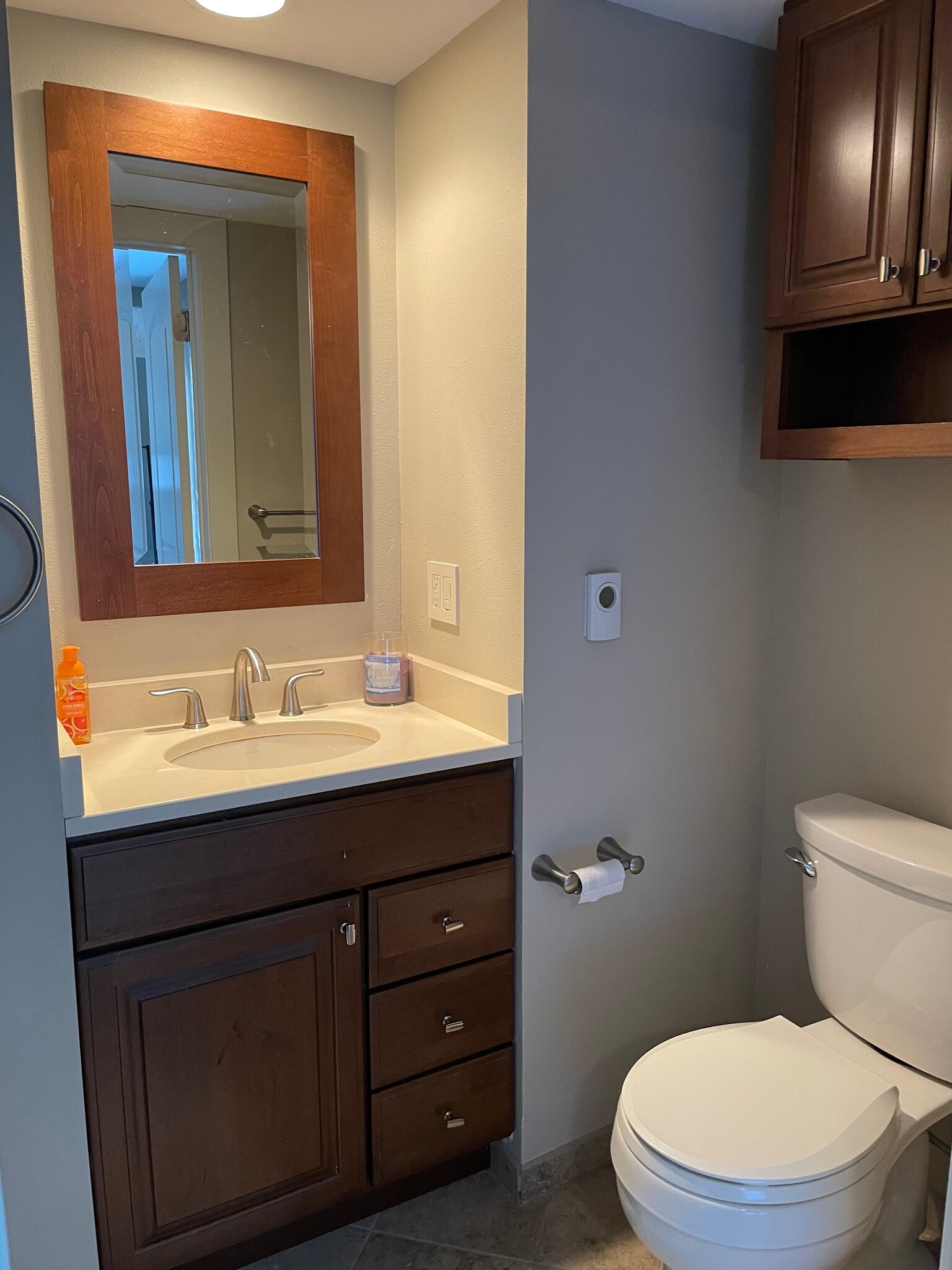 Bathroom 2 - 332 S Linn St