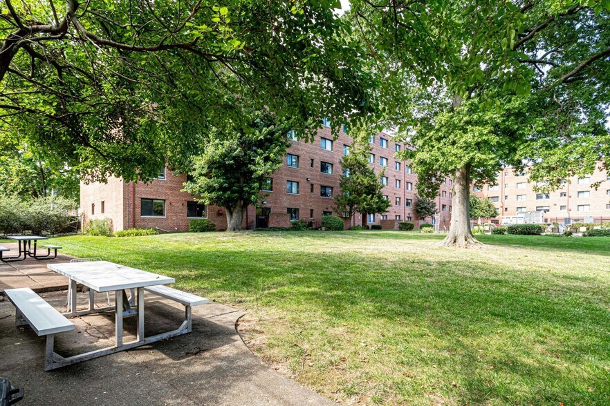 Grilling - Picnic Area Behind Bldg. - 3515 Washington Blvd