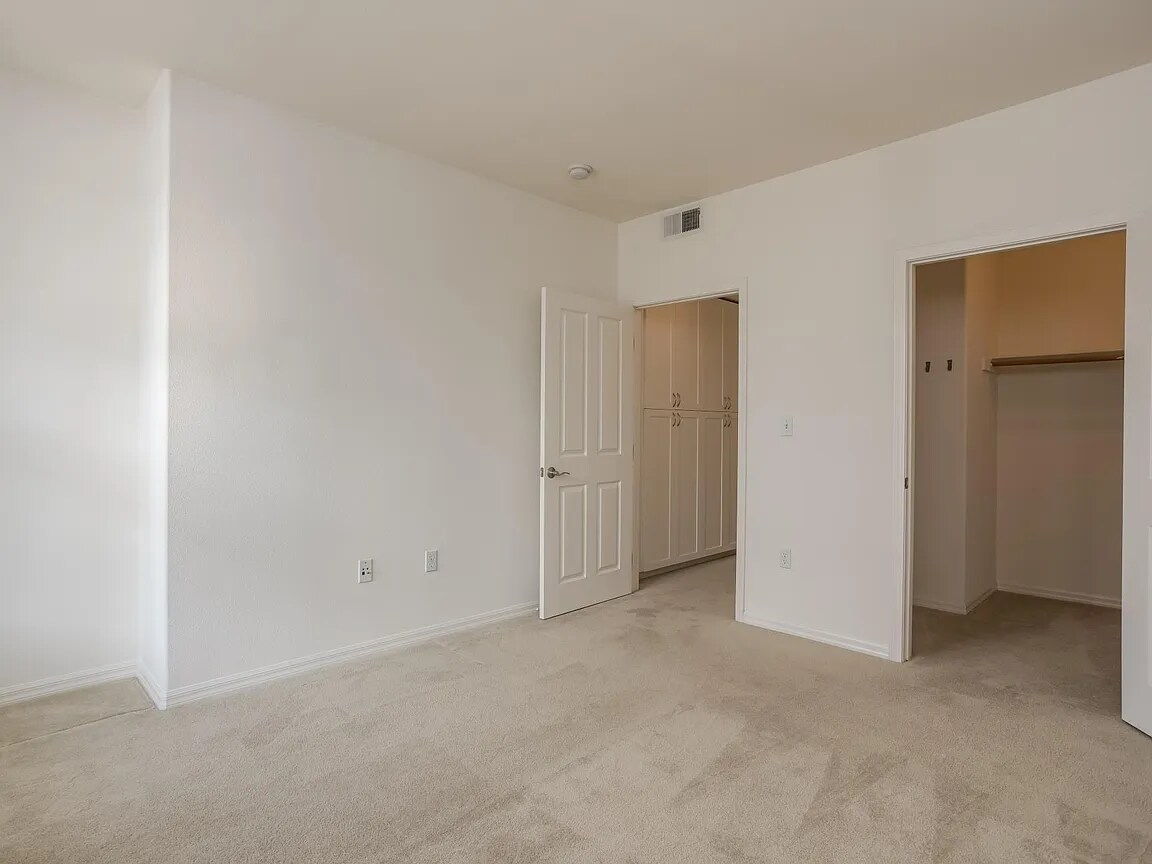 Building Photo - 3901 Lick Mill Blvd