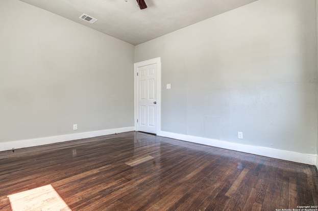 Building Photo - 719 Bailey Ave