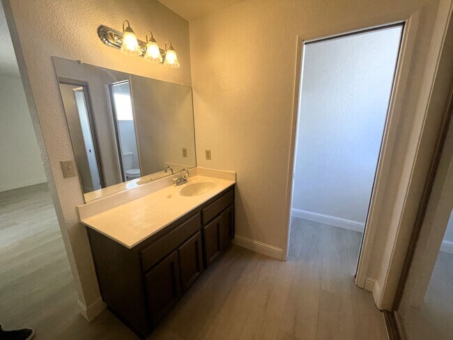Building Photo - 3 Bedroom home in Sunset Park Subdivision