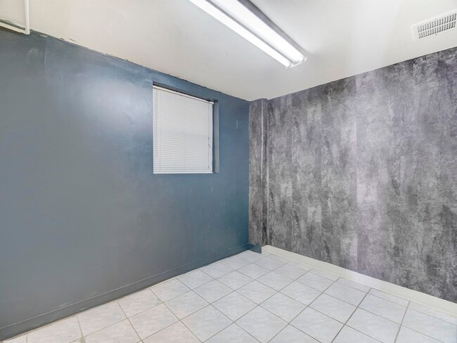 Building Photo - 25 Skillman Ave