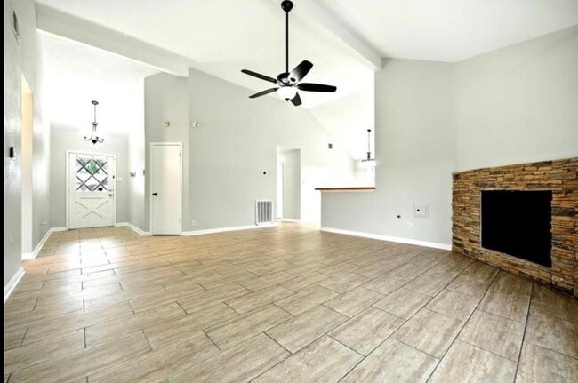 Building Photo - 14403 Wandering Wood Dr