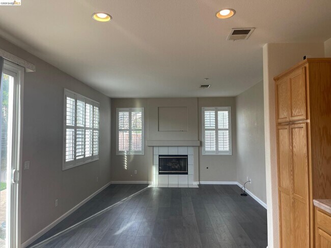 Building Photo - 2309 St Augustine Dr
