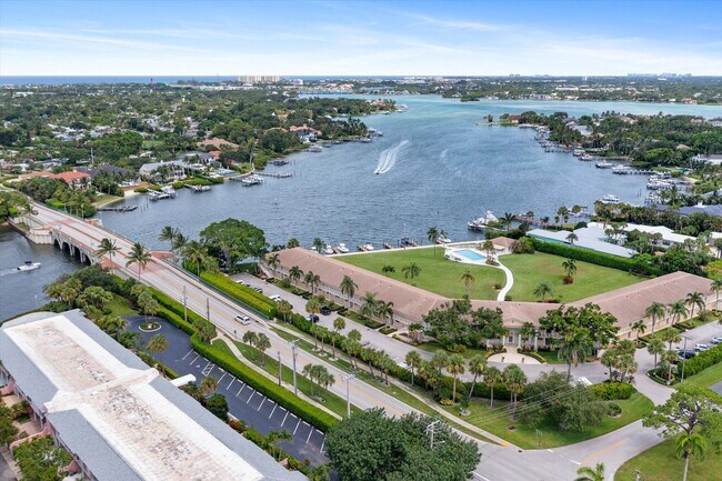 Building Photo - 478 Tequesta Dr