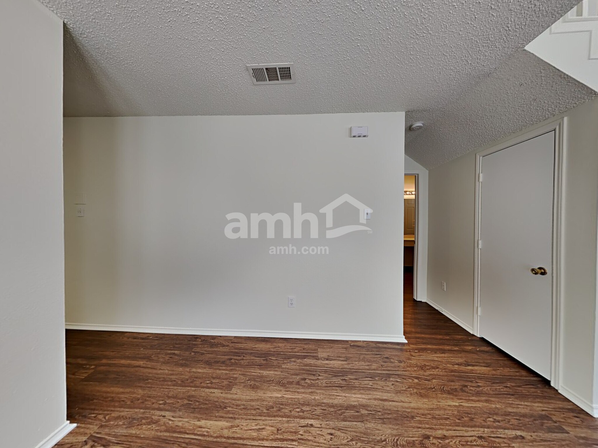 Building Photo - 830 Greenridge Dr