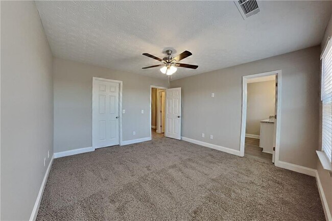 Building Photo - 5021 Limerick Ln