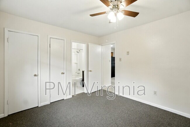 Building Photo - 9563 15th Bay St