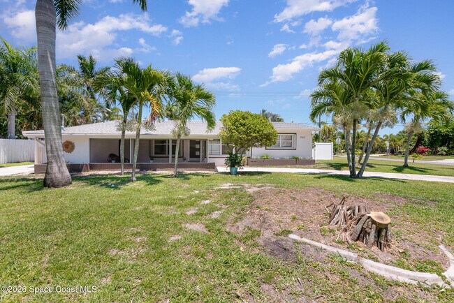 Building Photo - 705 3rd Ave