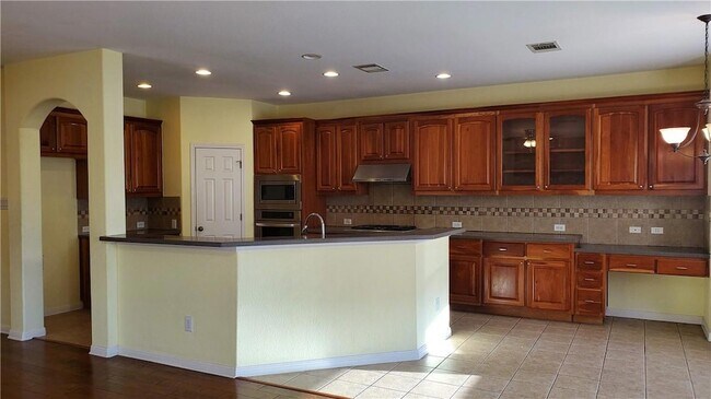 Building Photo - 9421 Lisi Anne Dr
