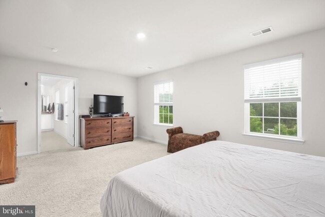 Building Photo - 141 Livingwood Ct