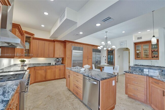 Building Photo - 1247 Seminole Dr