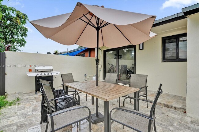 Building Photo - 19805 NW 28th Ct