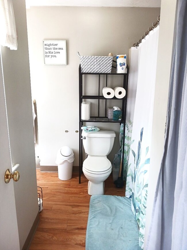 Building Photo - Plymouth/Whitehorse Beach, Fully Furnished...