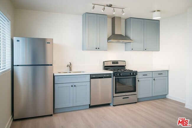 Building Photo - 5952 Benner St