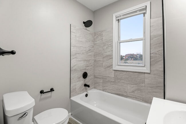 Building Photo - 4074 Virginia Park St